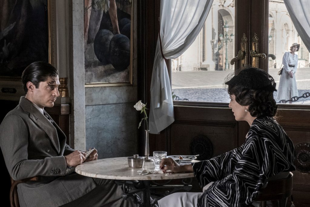 Il bar de Il commissario Ricciardi