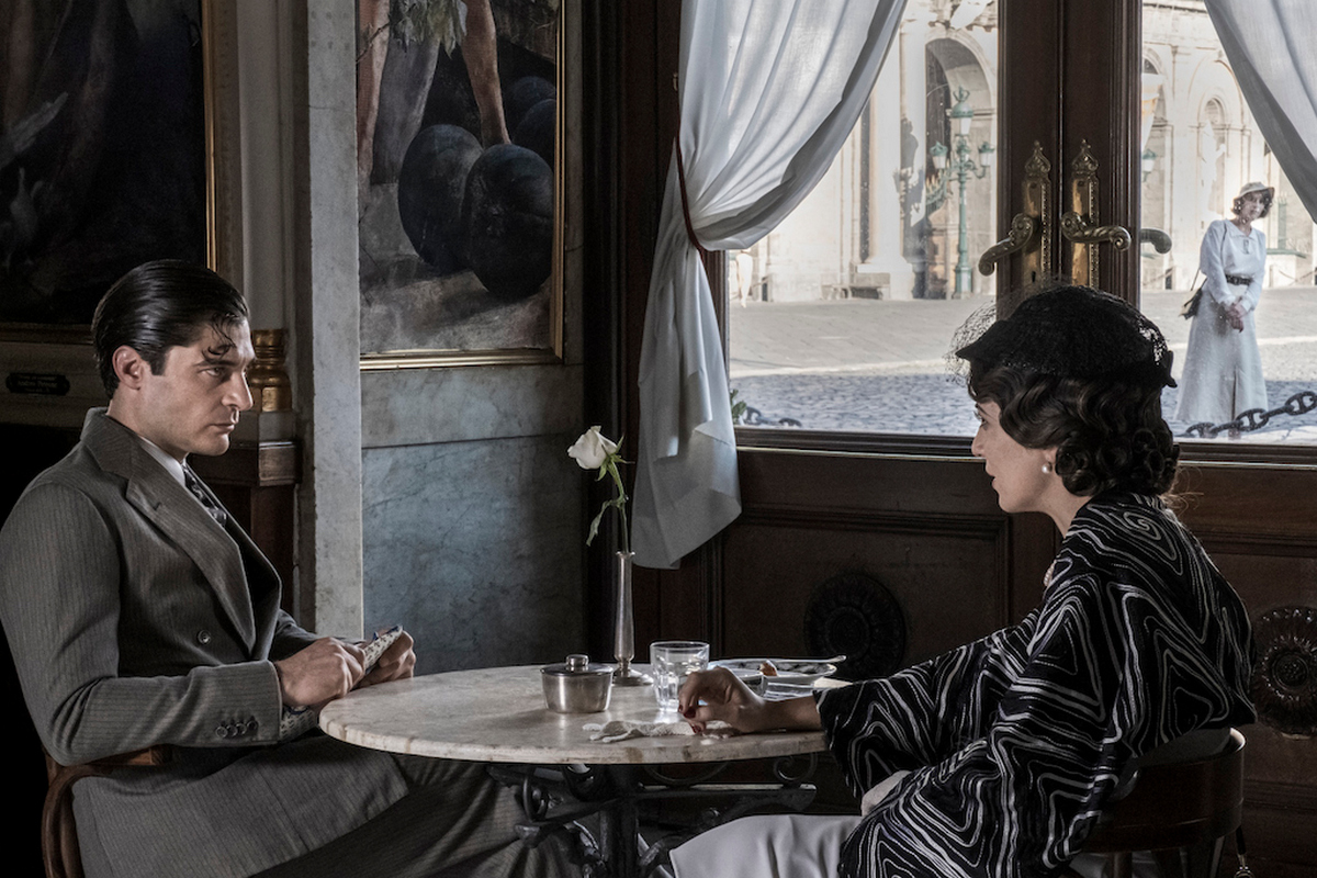 Il bar de Il commissario Ricciardi