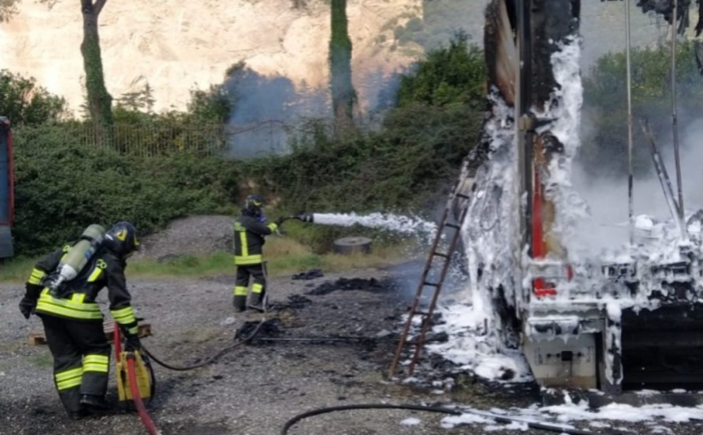 San Felice Cancello incendio azienda