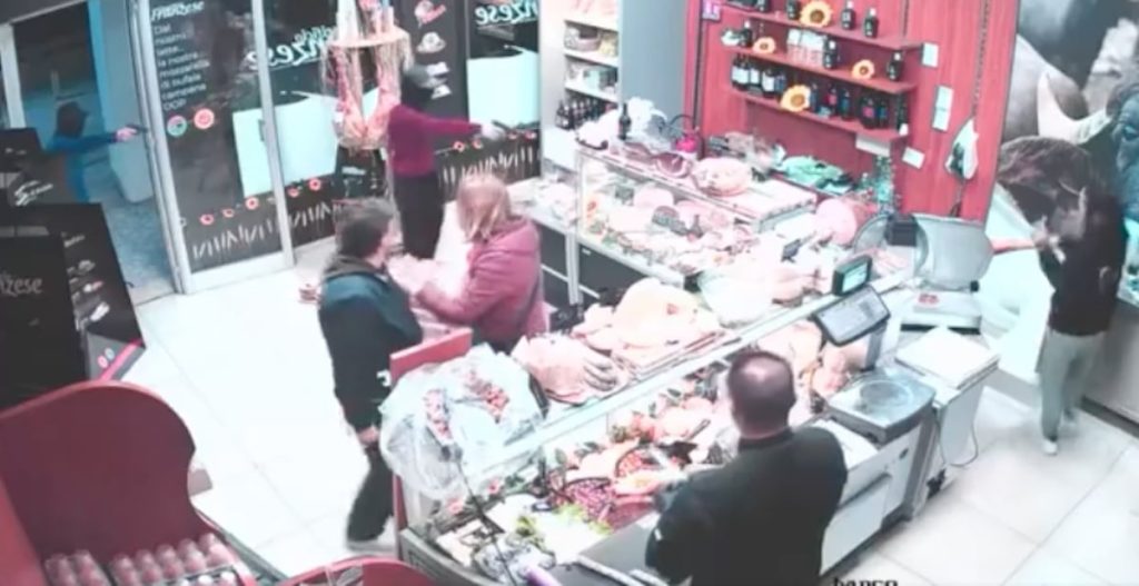 rapina-caseificio-monterusciello-video