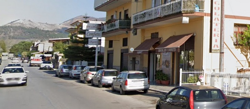 san felice cancello uomo fiamme salvato