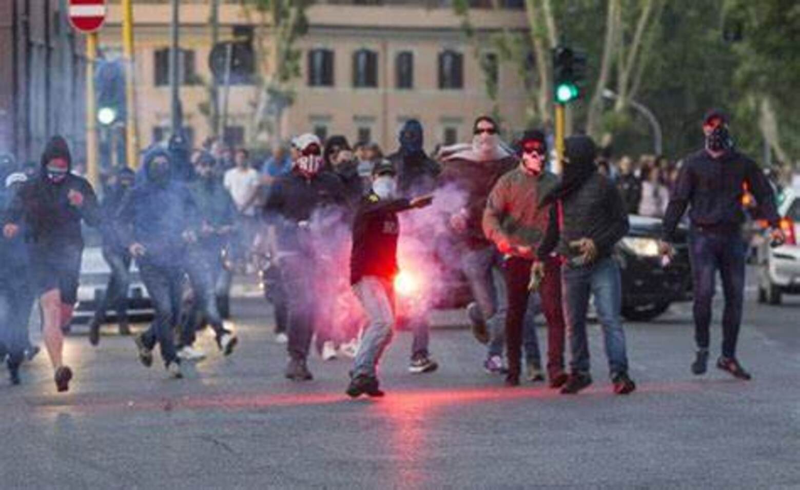 cinque daspo tifosi tedeschi