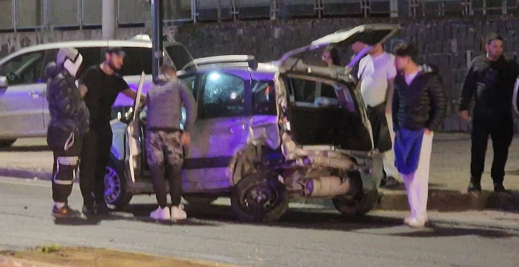 Secondigliano schiantano contro auto