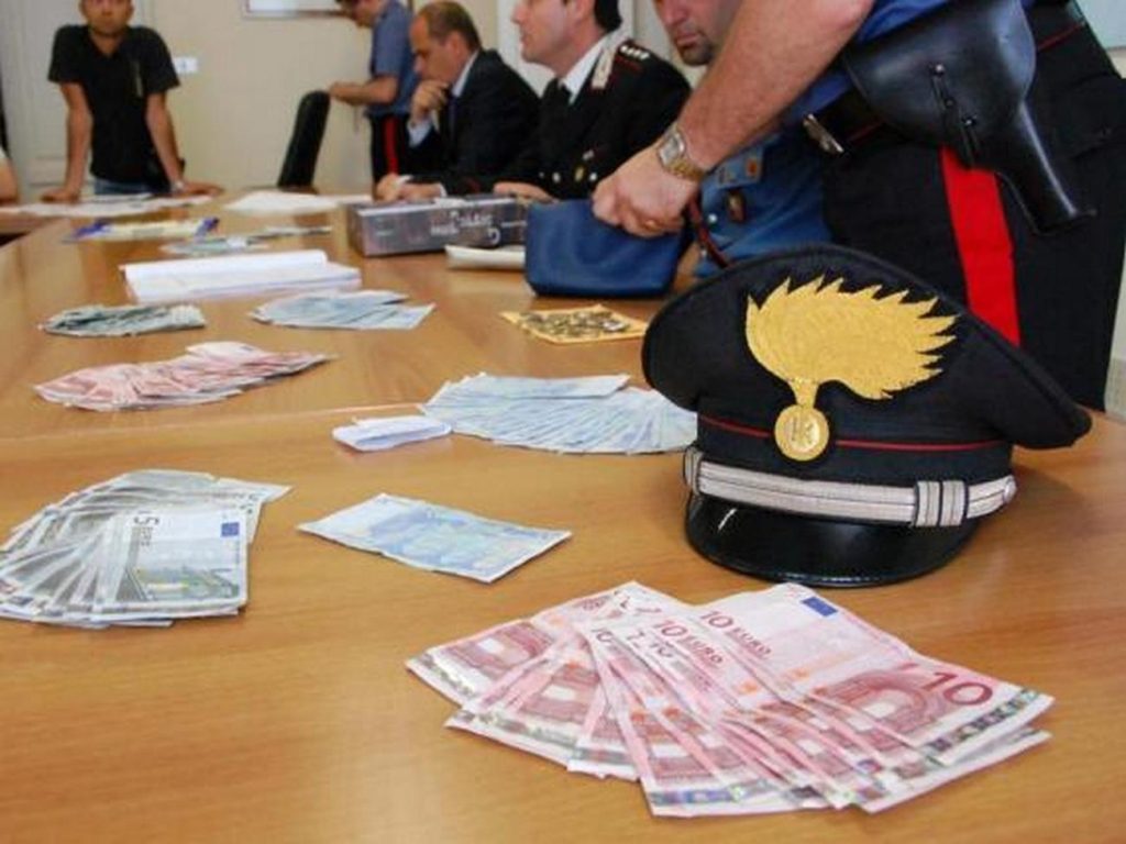 napoli-spacciatore-soldi-falsi-tabaccai-nord-italia