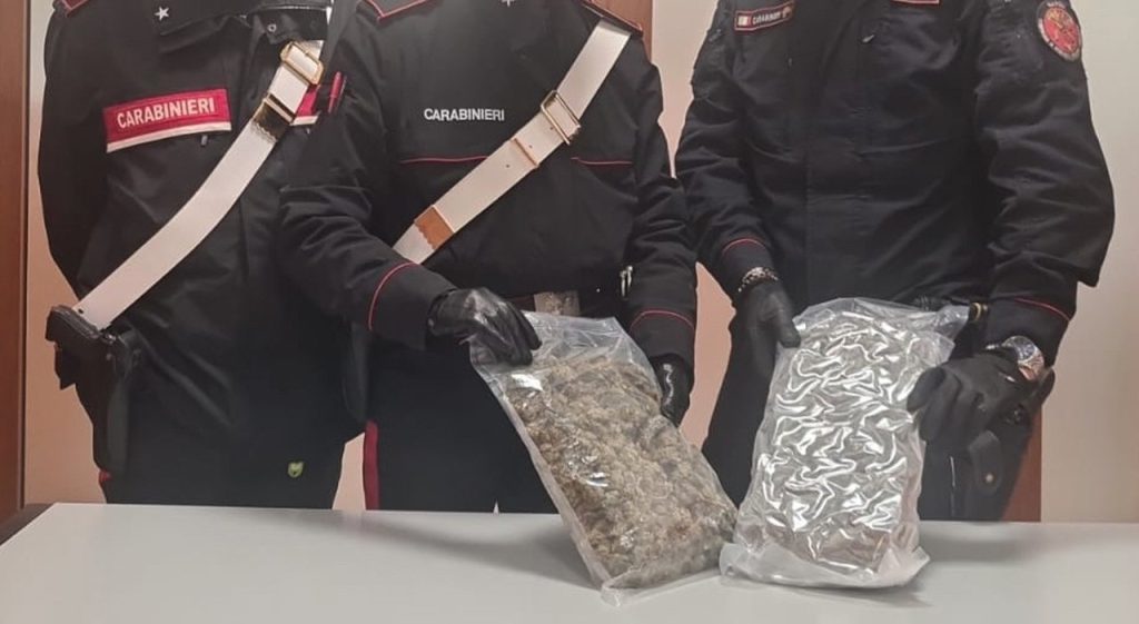 droga-parcheggio-spacciatori-arrestati-torre-annunziata