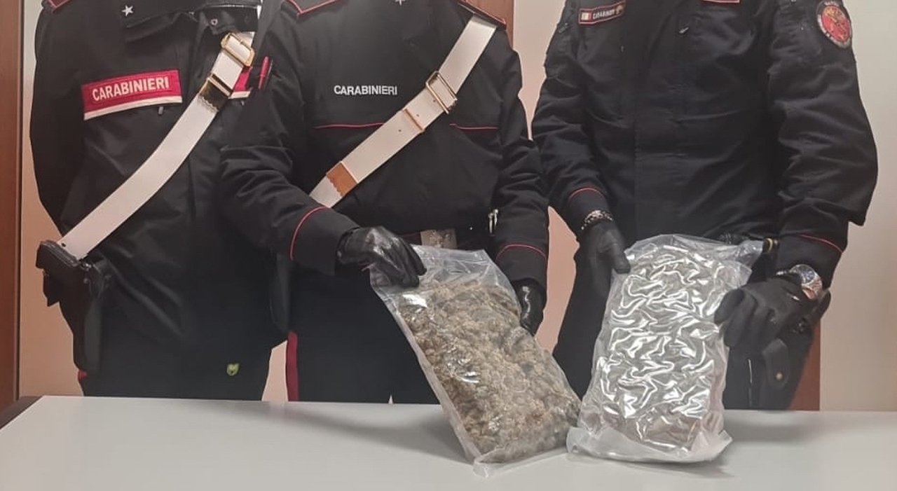 droga-parcheggio-spacciatori-arrestati-torre-annunziata
