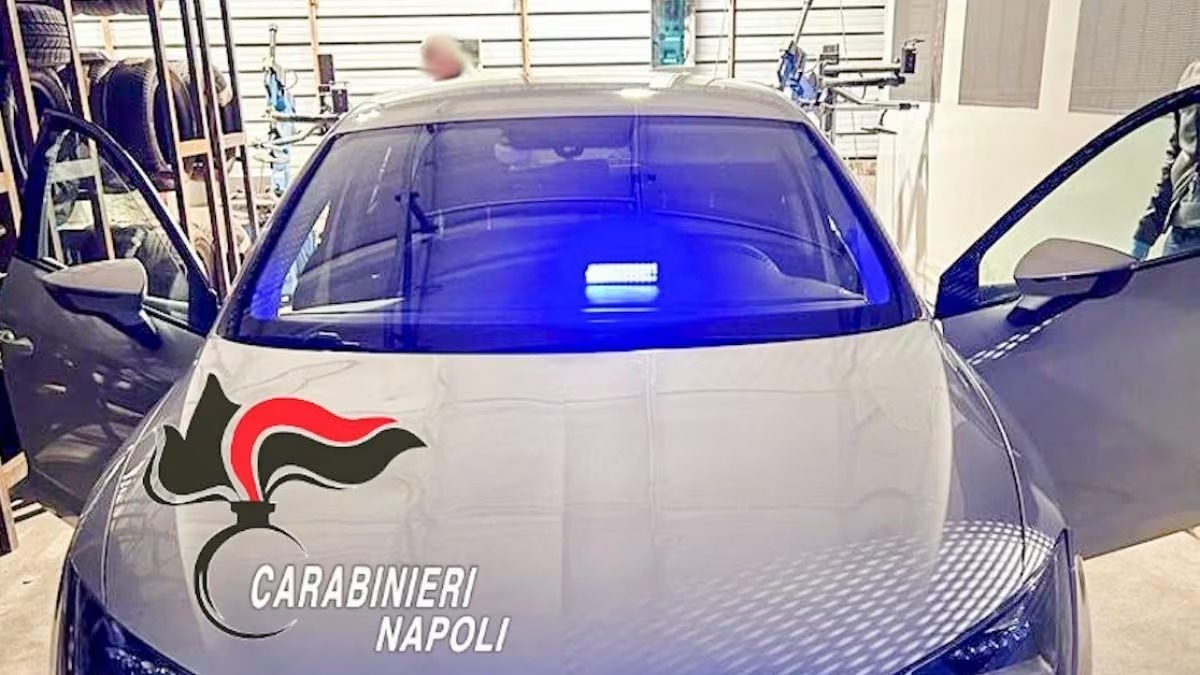 nola-auto-lampeggianti-forze-ordine-arrestato