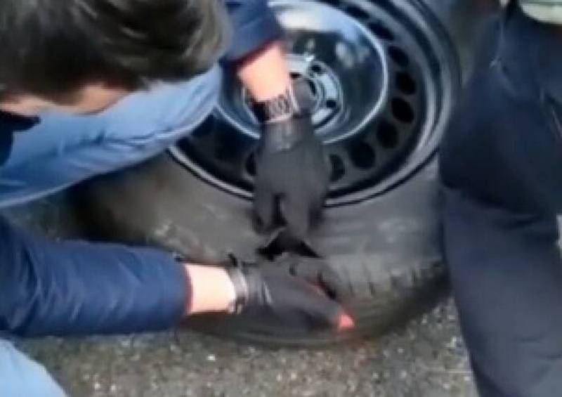 corriere droga ruote scorta arrestato napoli