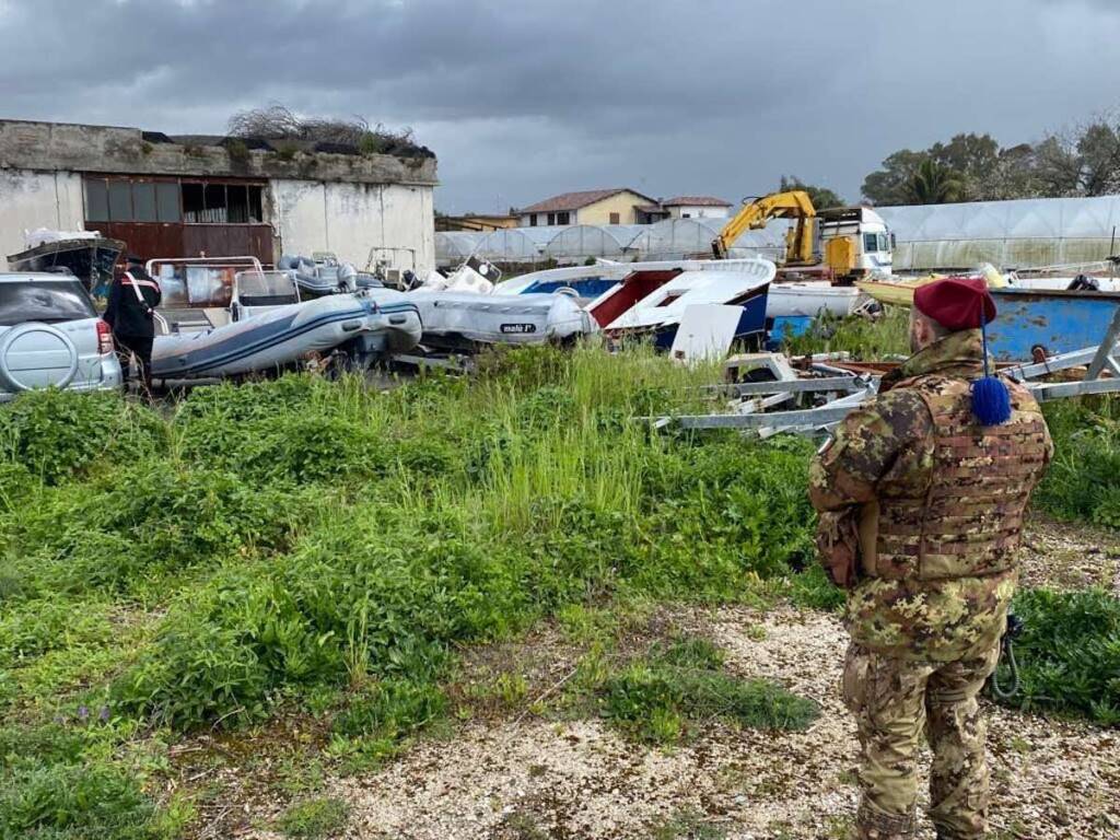 giugliano sequestro rimessaggio barche abusivo