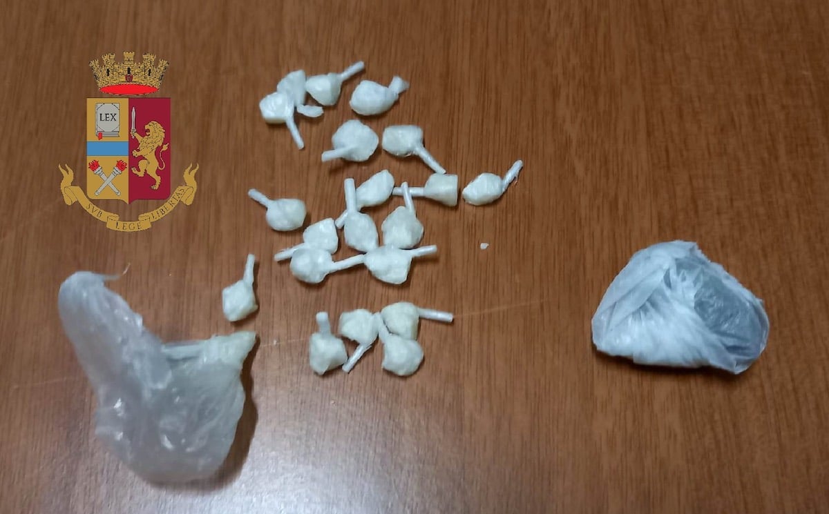 napoli-arrestato-droga-spaccio-3-aprile