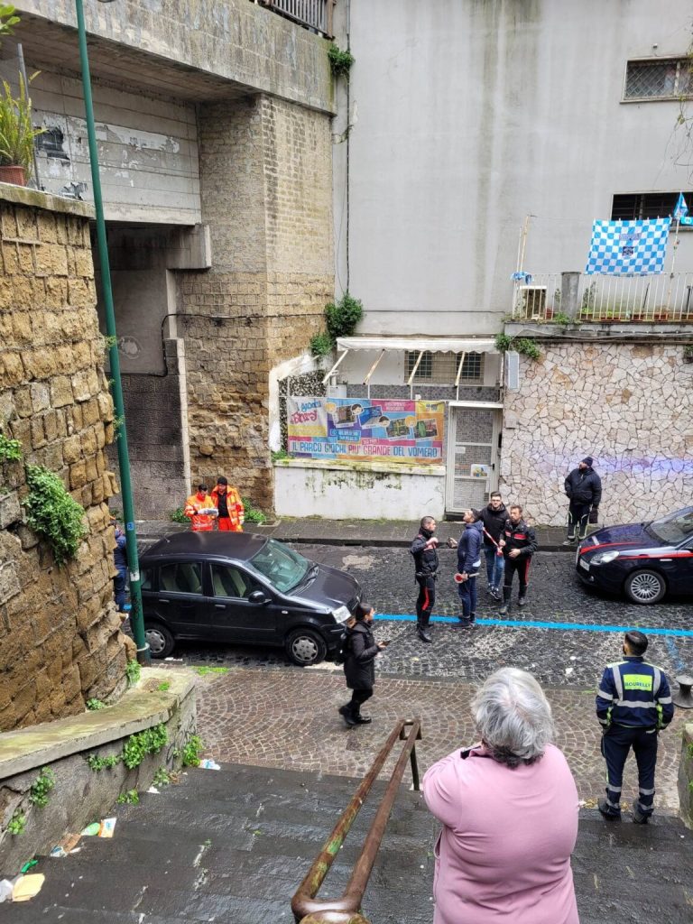 suicidio napoli chi è morto 8 aprile