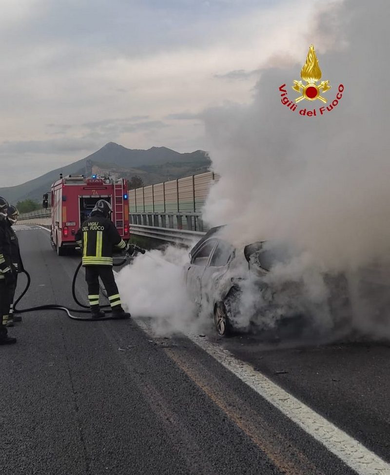 incendio auto a1 caserta oggi 19 maggio