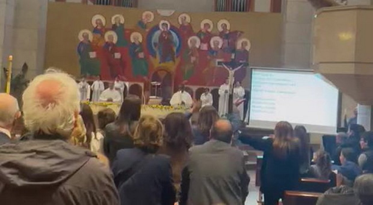 napoli-chiesa-coro-scudetto-fuorigrotta