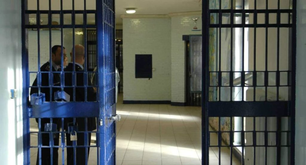 telefonini carcere trapani piscopo arresti