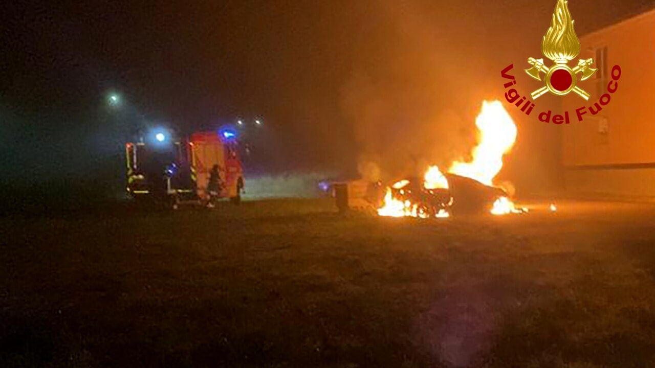 volturara irpina incendio auto oggi 31 maggio