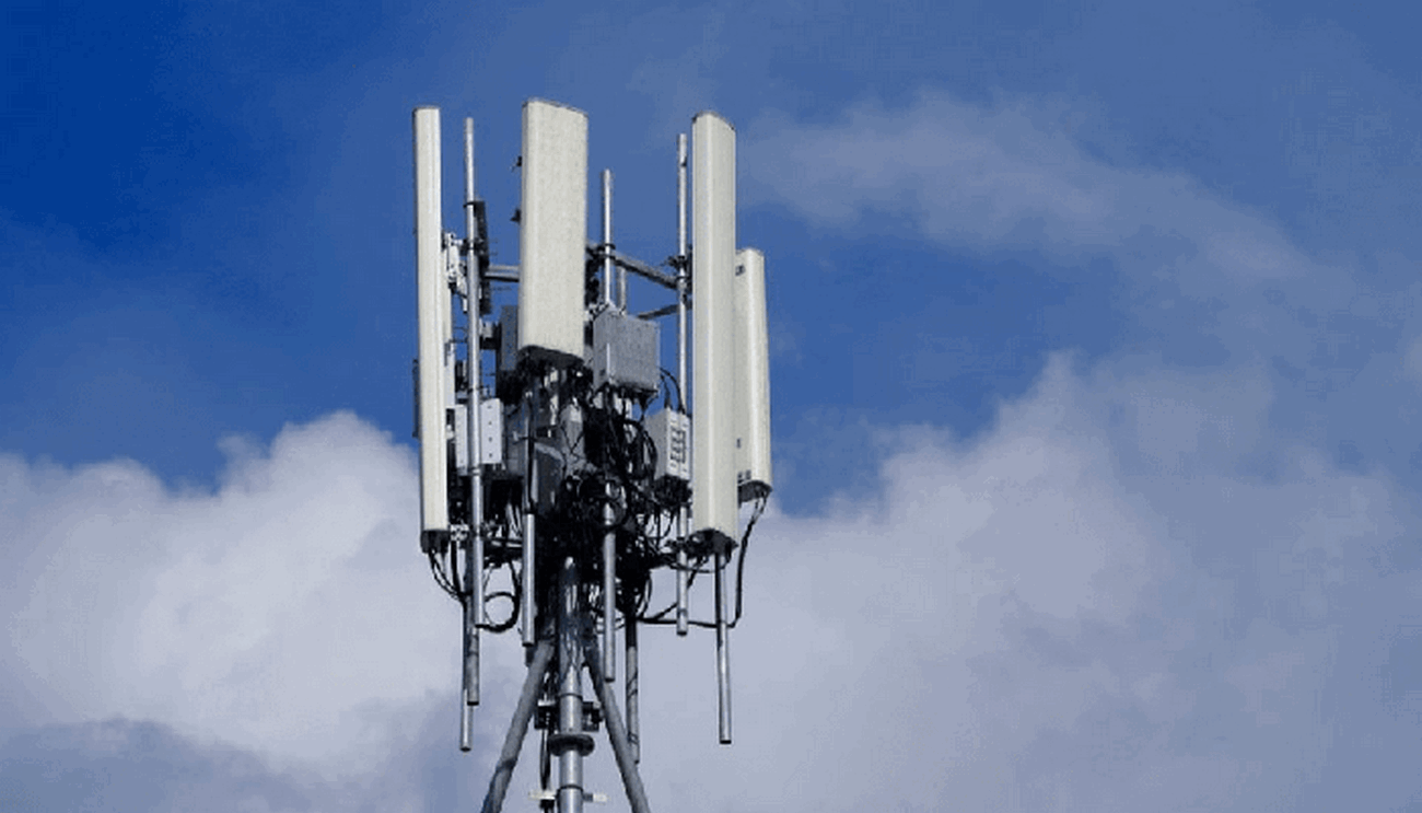 napoli-pianura-testa-maiale-antenna-5g