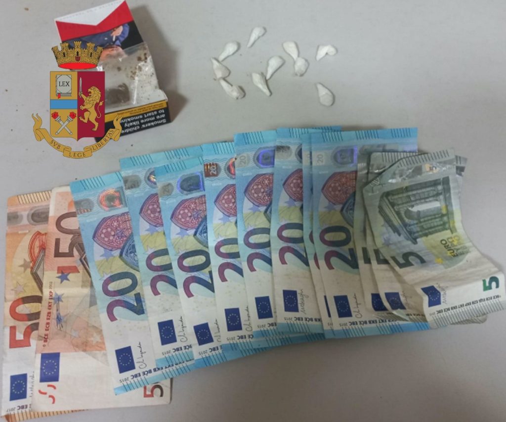 napoli-arrestato-spacciatore-piazza-leone-22-maggio