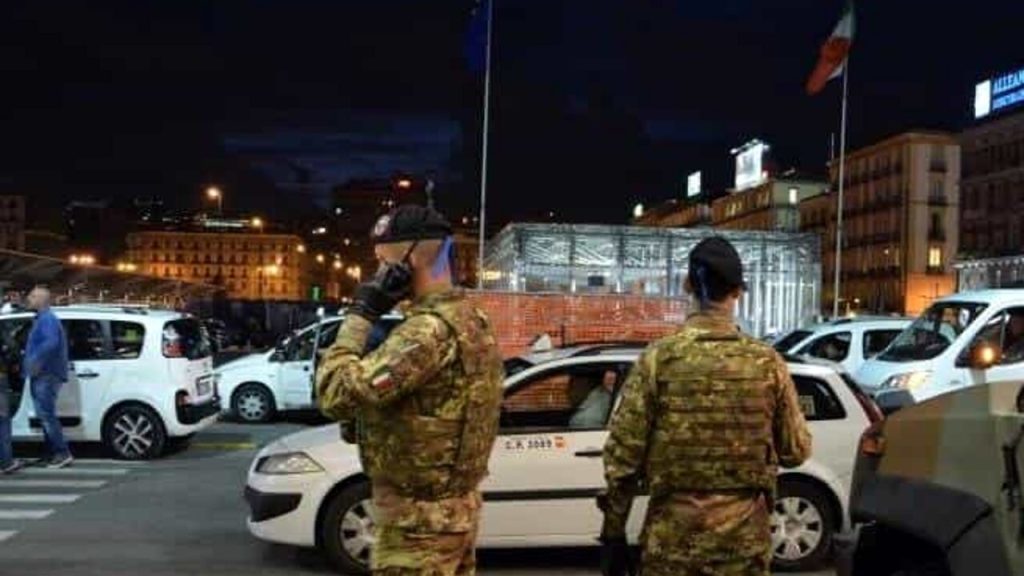 napoli-ruba-borsello-piazza-garibaldi-31-maggio