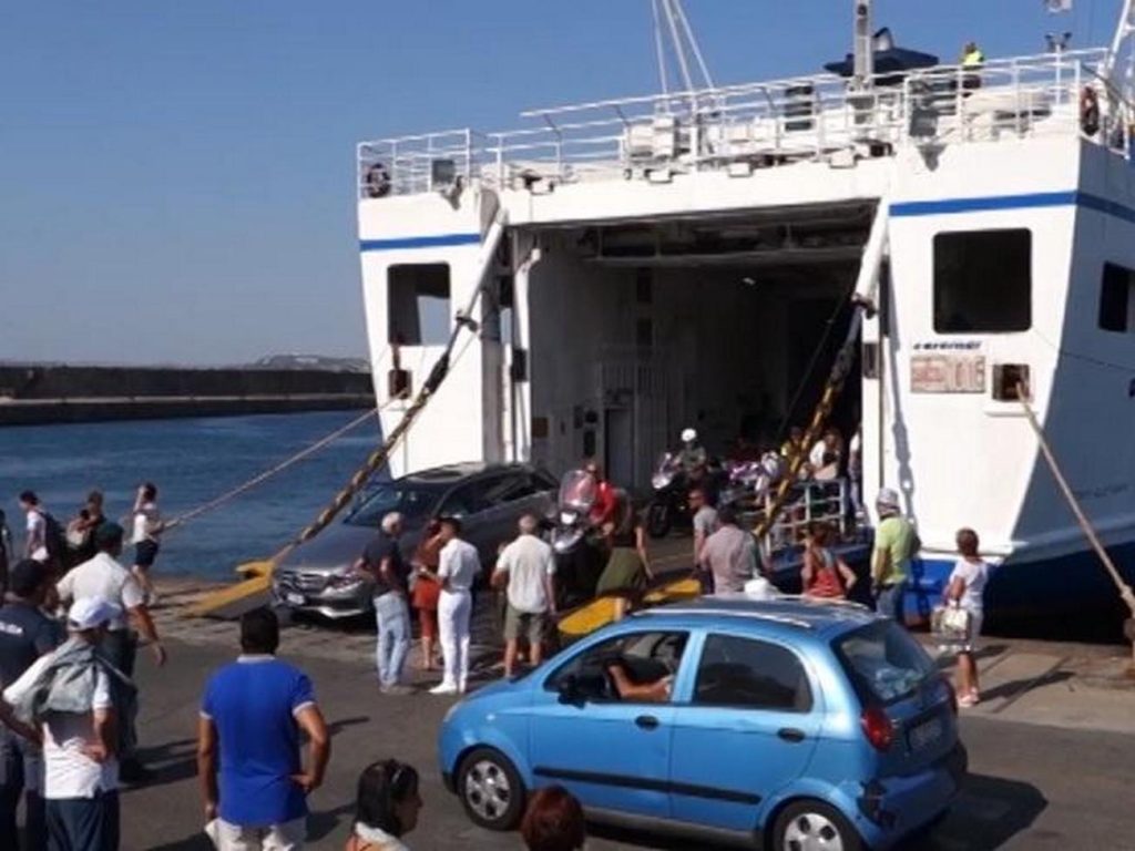 ischia-arrestato-borseggiatore-traghetto