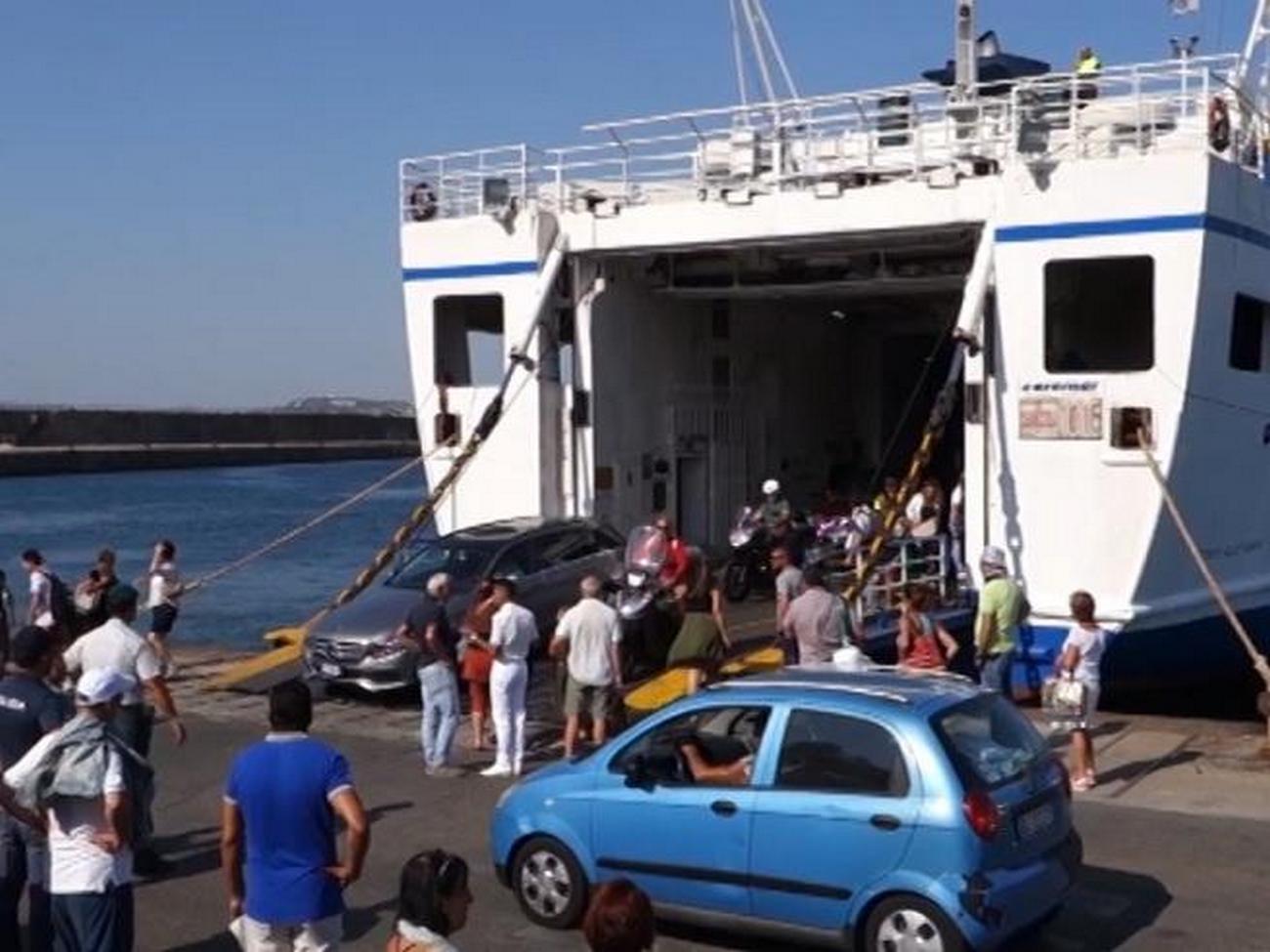 ischia-arrestato-borseggiatore-traghetto