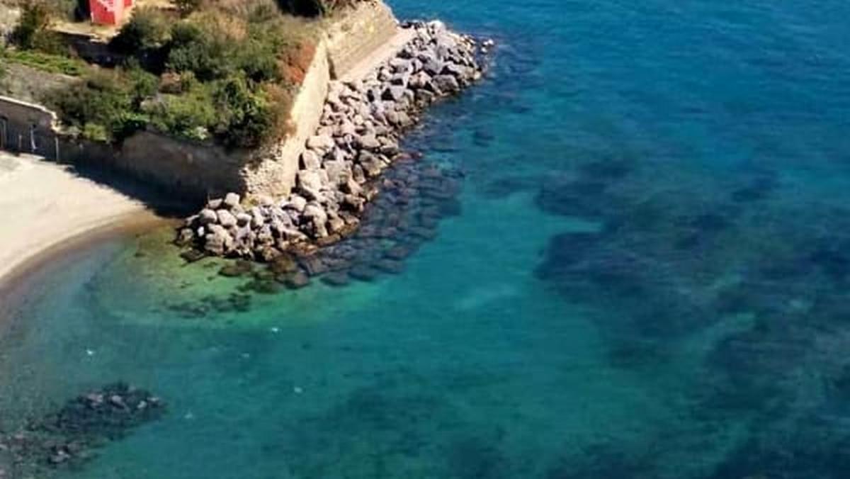 bacoli masturba mare cosa è successo 20 giugno