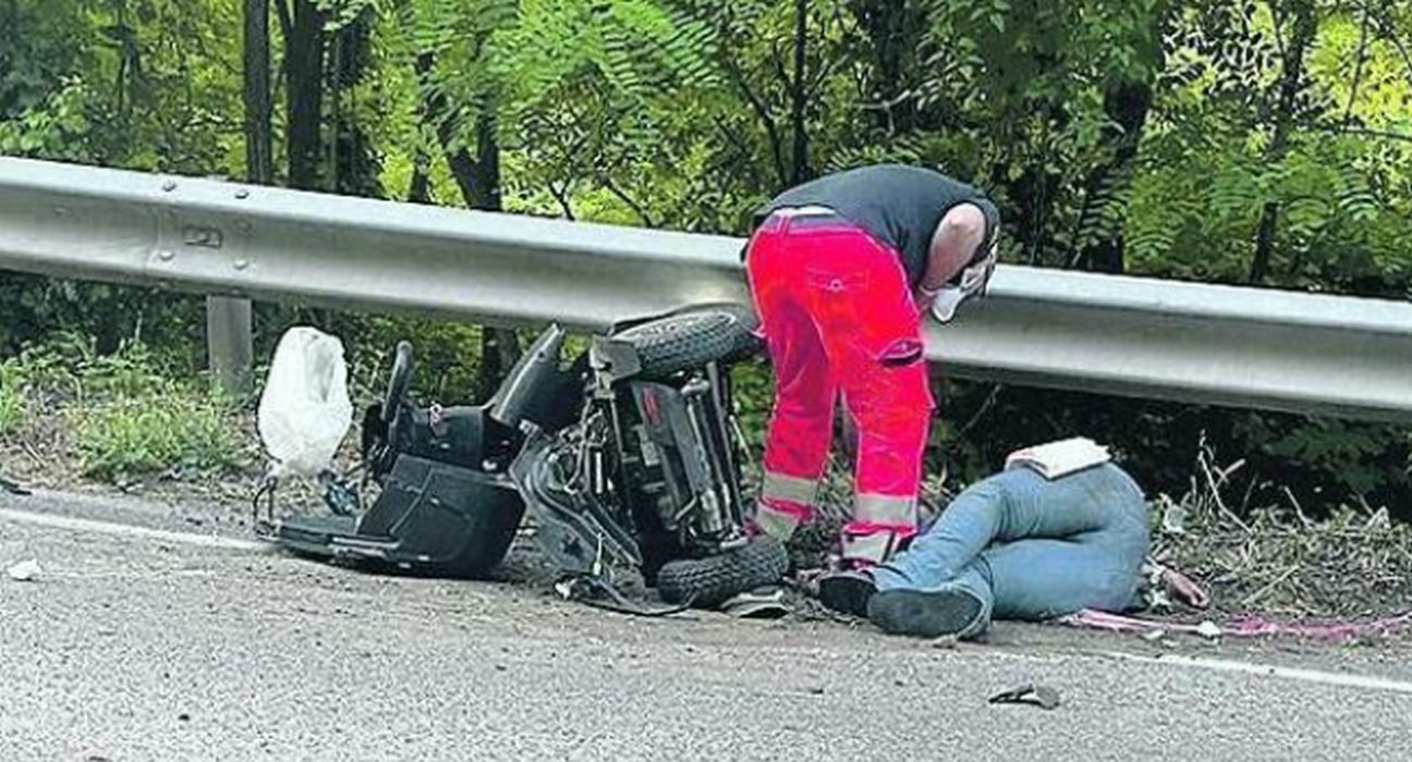 benevento disabile carrozzina travolta auto