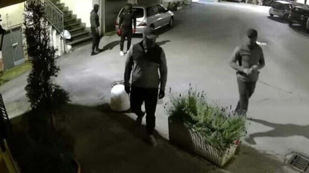 furto Casal Principe villa