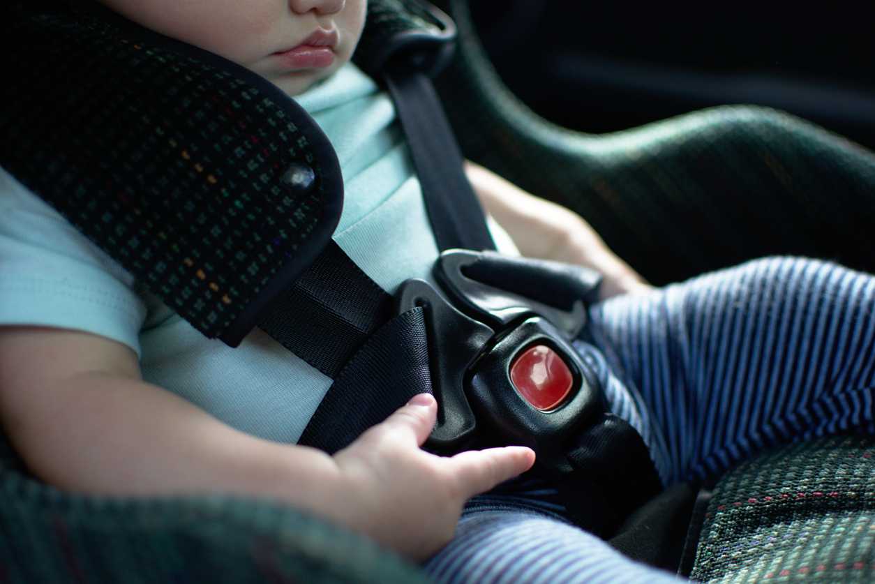 villammare bambino rimasto chiuso auto salvato