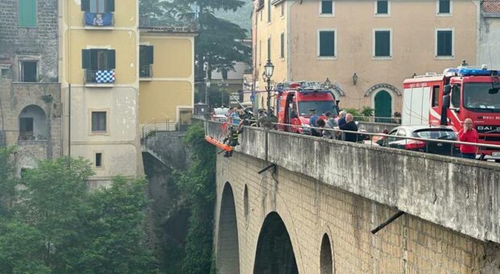suicidio sant'agata de goti chi è morto