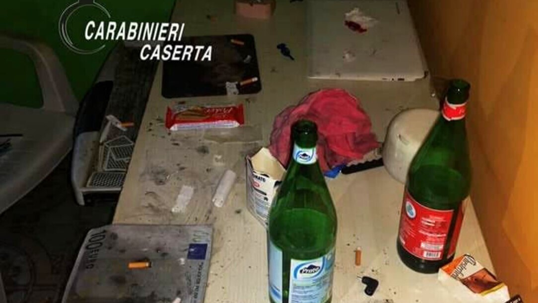 Maddaloni scoperta crack house