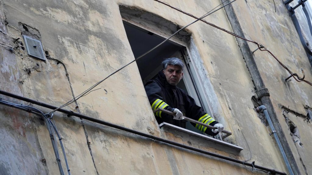 napoli incendio appartamento disabitato