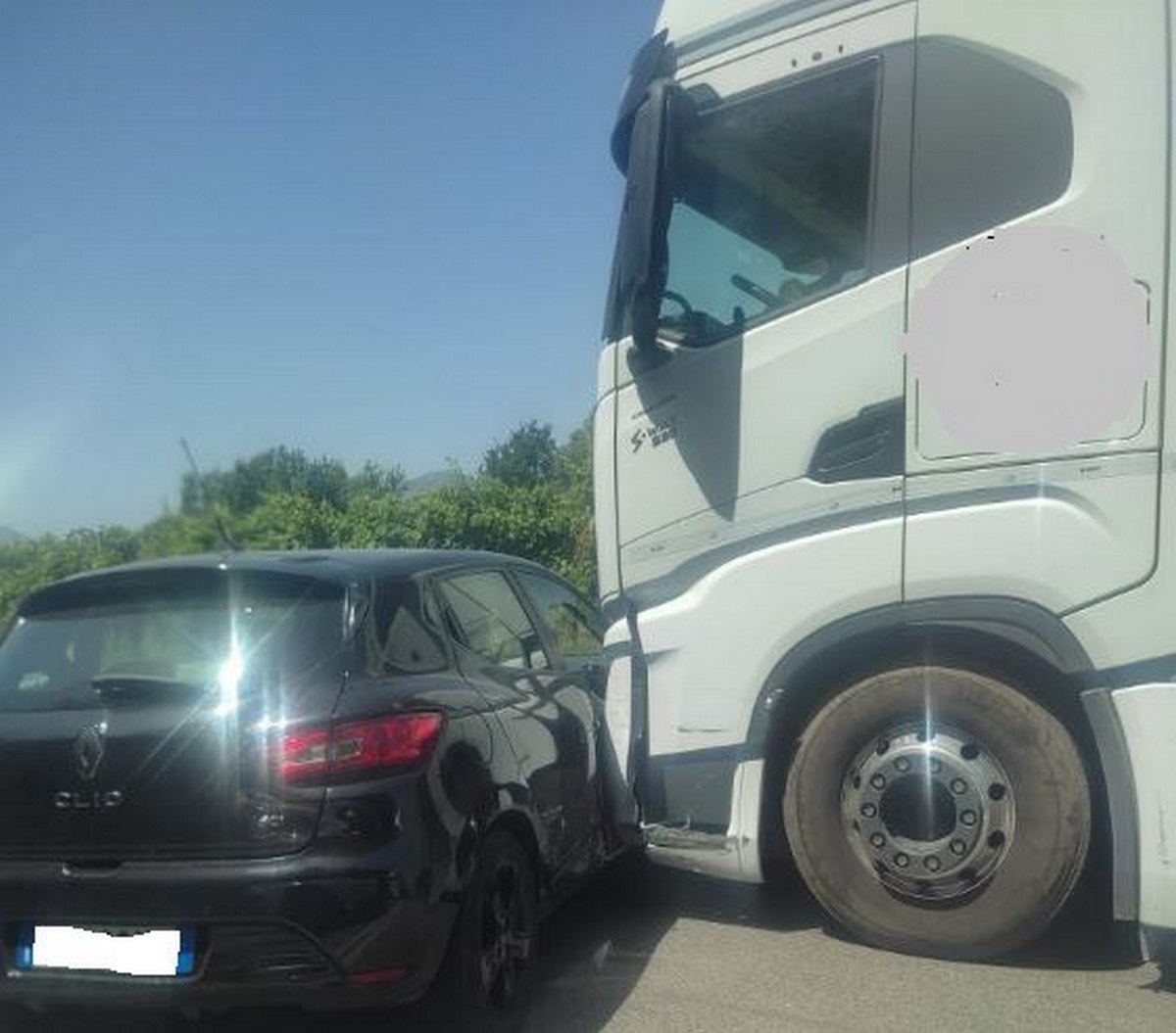 incidente auto camion telesina
