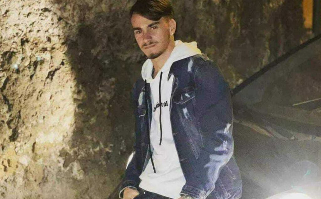 frattamaggiore-incastrato-macchinario-morto