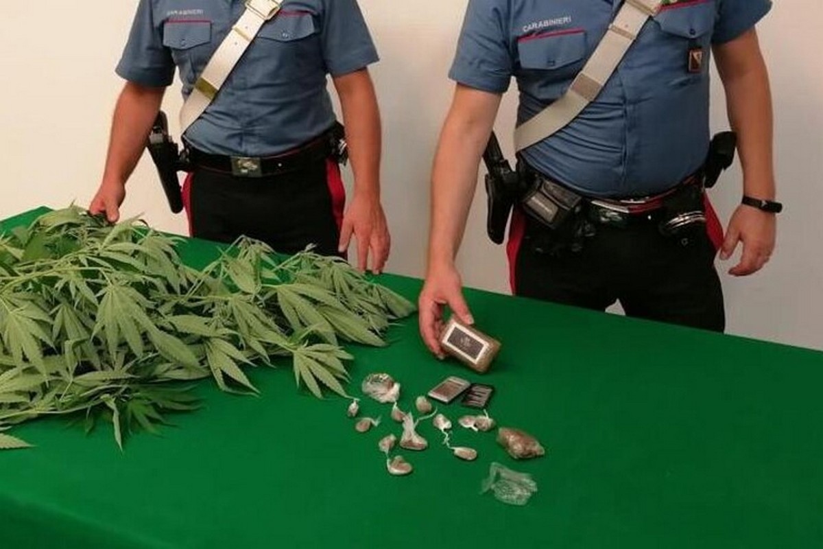 castellammare domiciliari nascondeva droga arresto