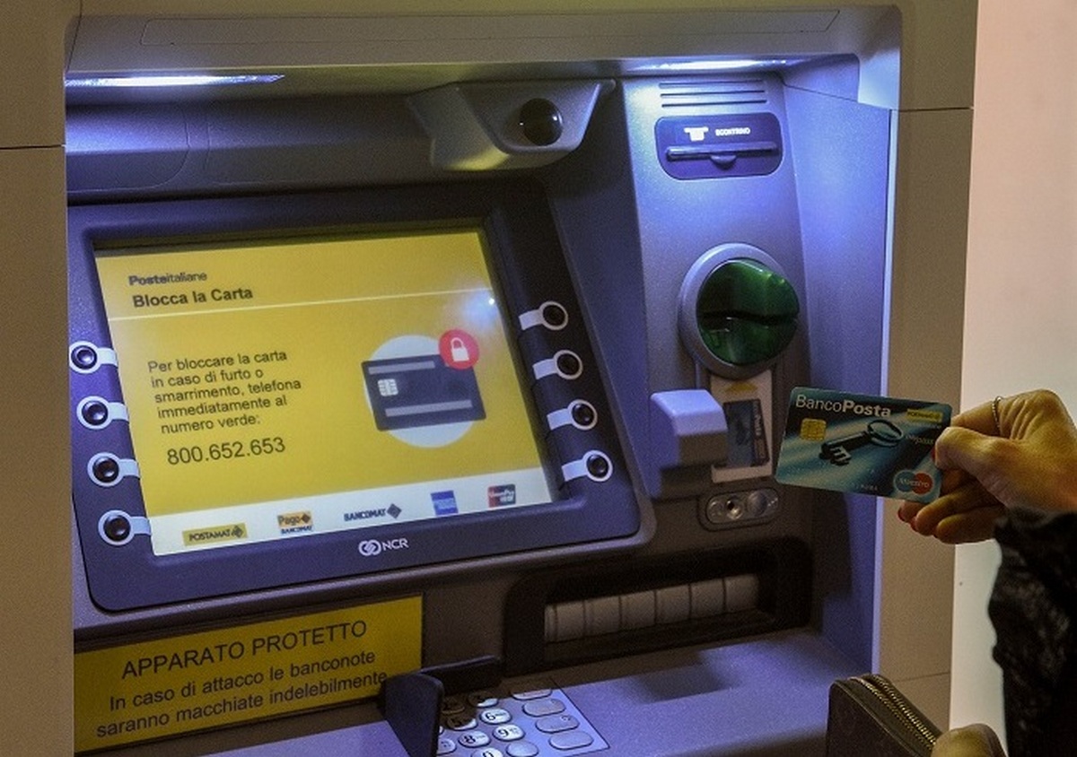 capodrise rapina soldi prelevati ufficio postale