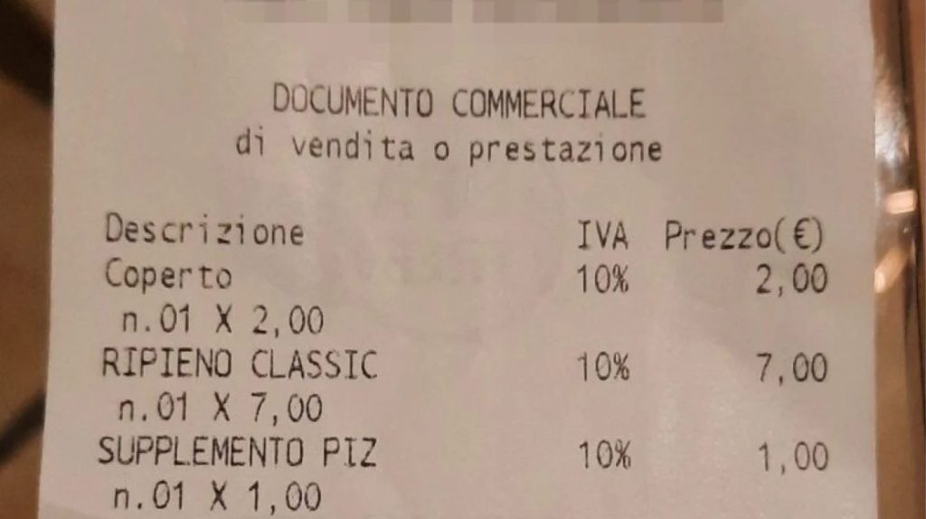Napoli pizzeria pagare aggiunta basilico