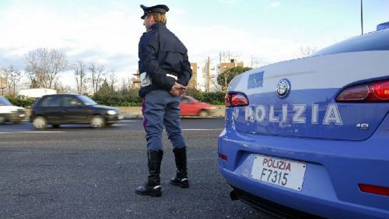 avellino poliziotti investiti rave party illegale