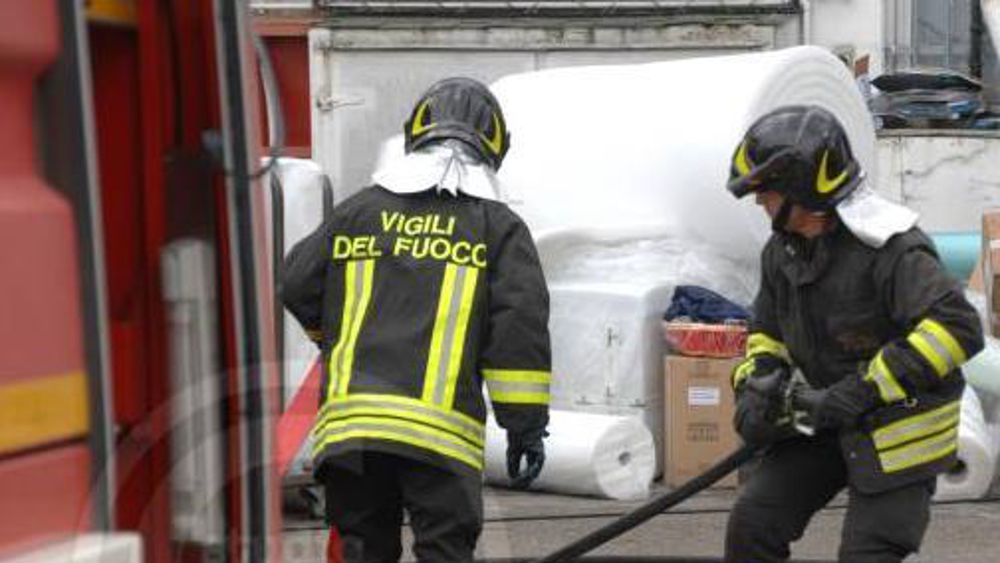 incendio-arzano-azienda-carta-oggi-12-agosto