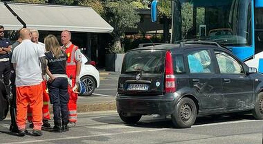 napoli auto contro tram 7 settembre