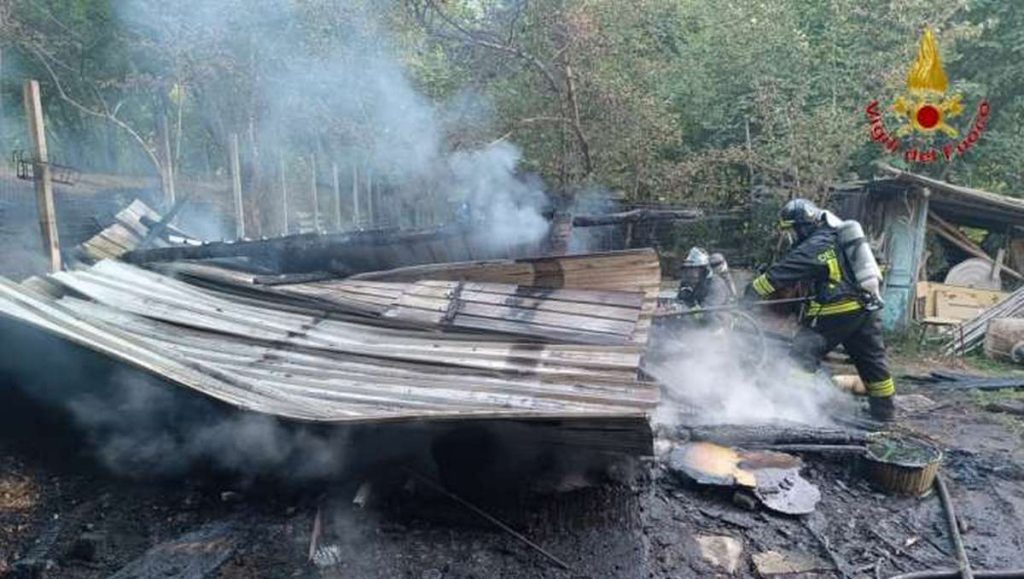 avellino incendio baracca 15 settembre