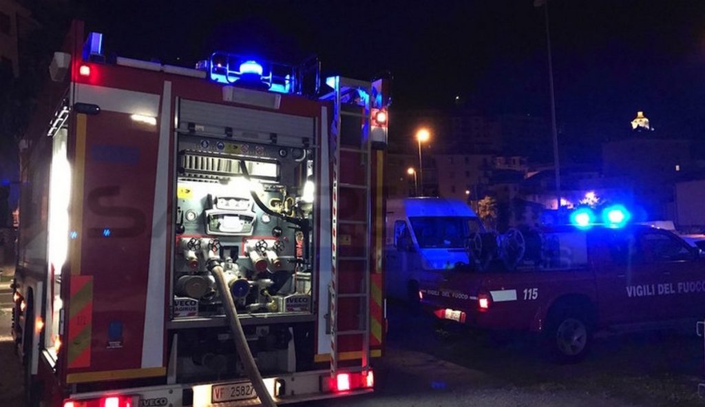 caserta incendio auto oggi 13 settembre