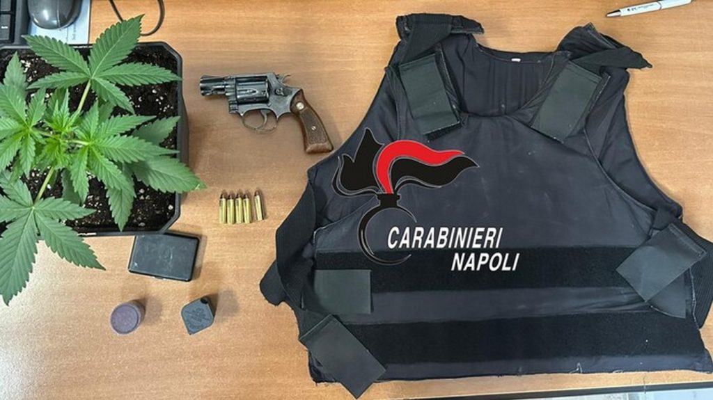 san-vitaliano-droga-armi-casa-giubbotto-antiproiettili-arrestato