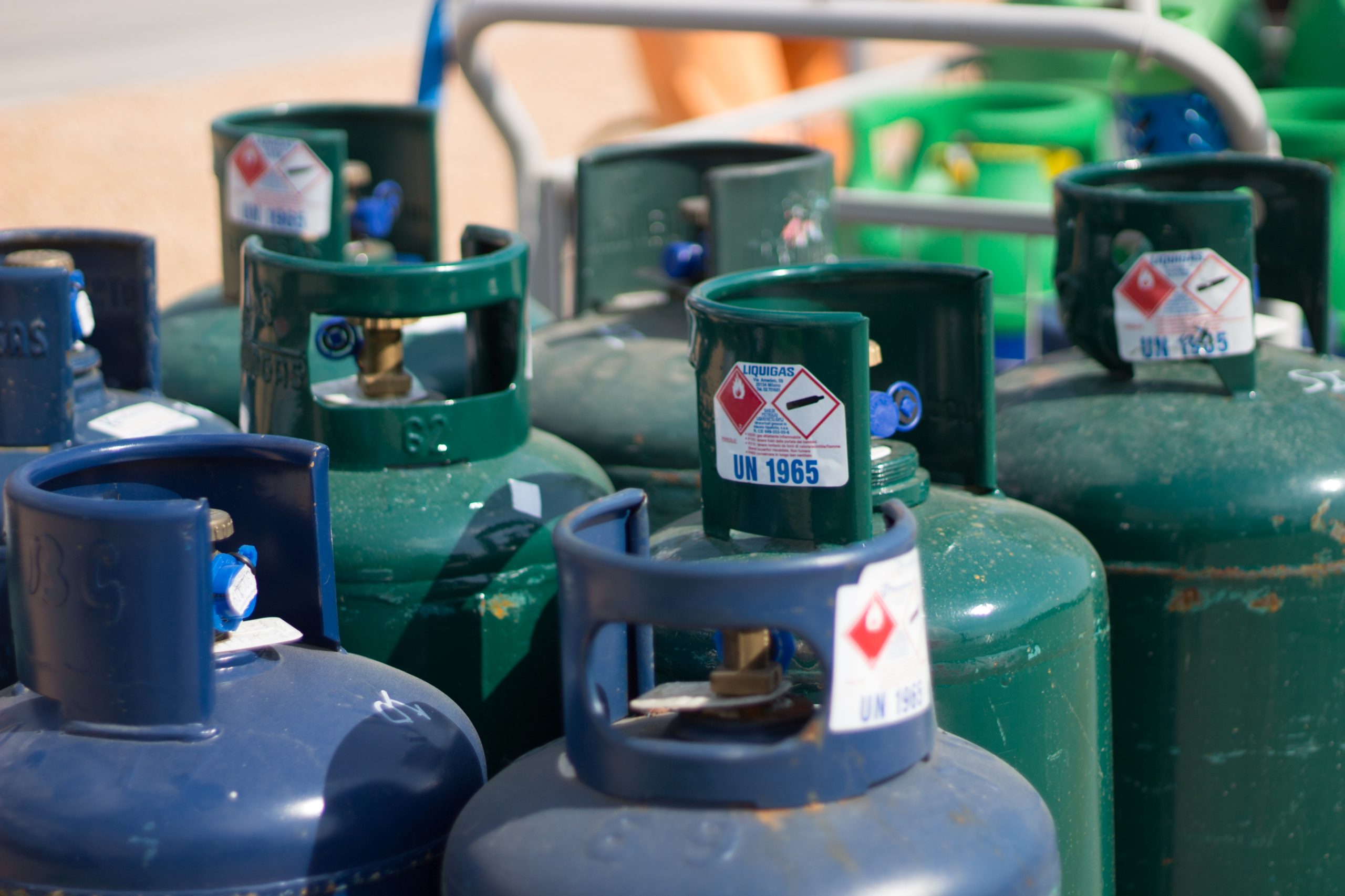 sequestro bombola gas acerra denunciati 31 ottobre