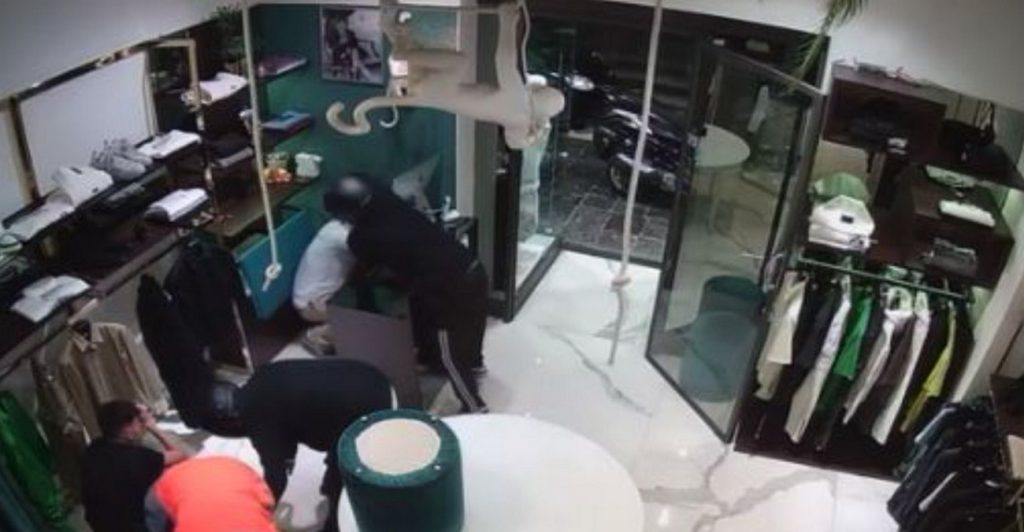 napoli-rapina-corso-garibaldi-rolex-30-settembre-video