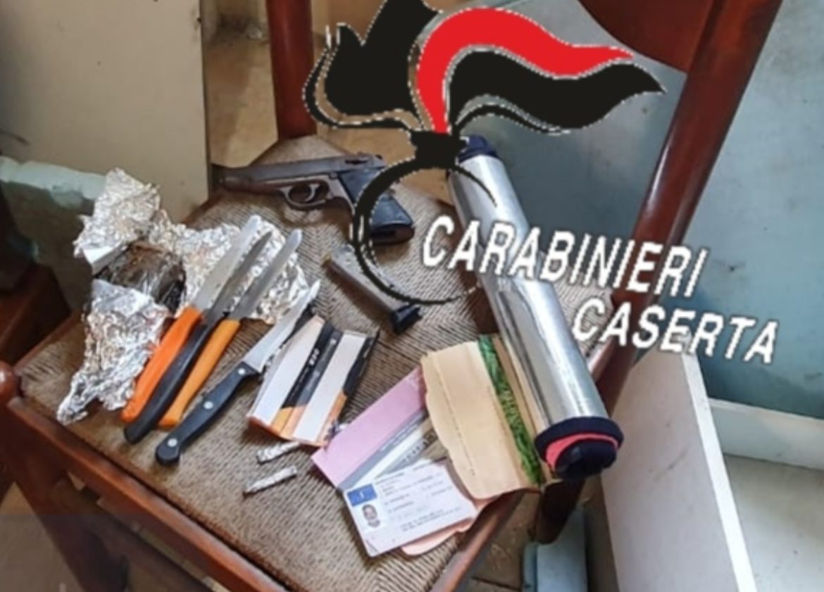 Casal Principe casa pistola droga arrestato