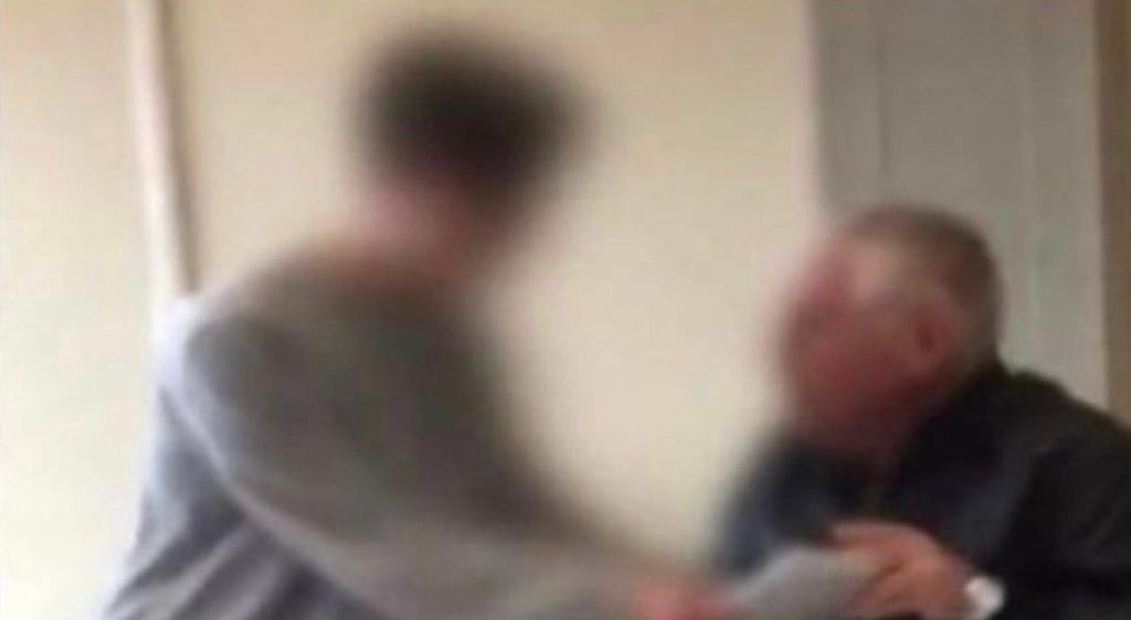 Castel Volturno professore picchiato studente