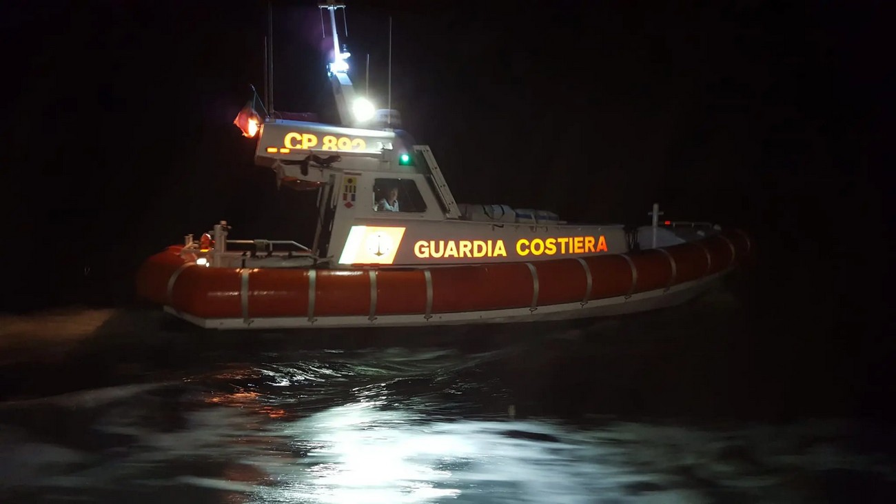 ischia-traghetto-contro-banchina-passeggeri-feriti