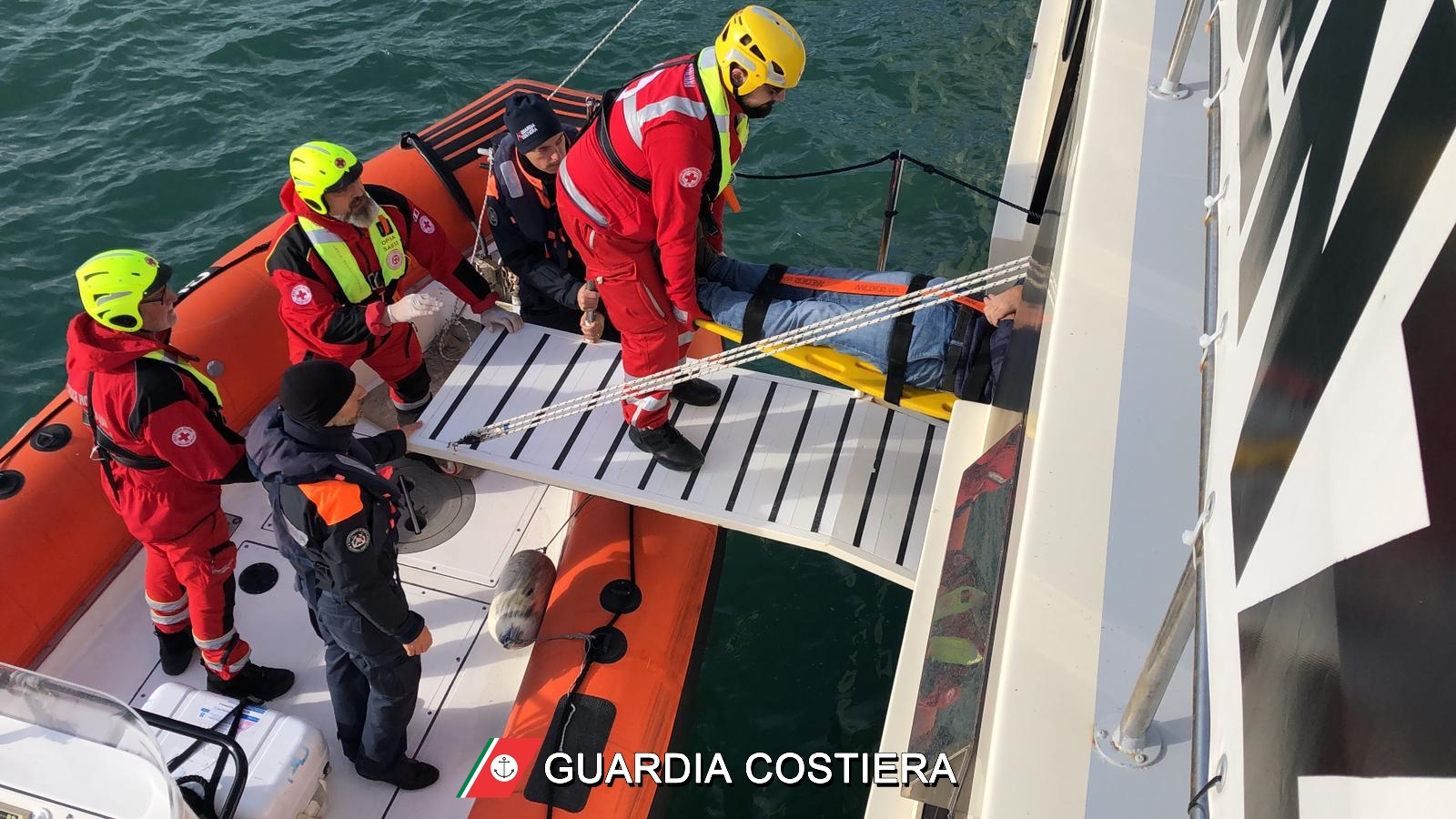 incidente ischia diportista perde dita mano