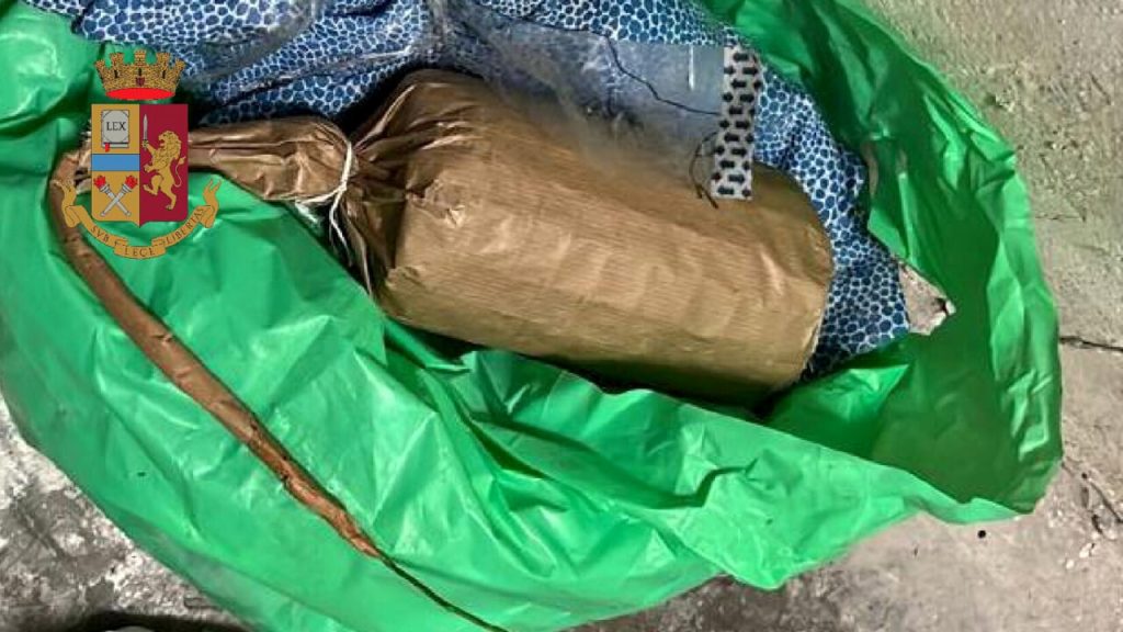 Secondigliano trovata bomba carta
