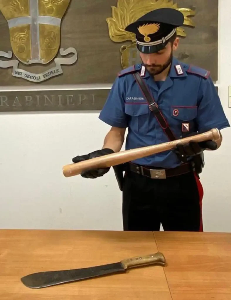 marcianise aggredisce mazza baseball denunciato